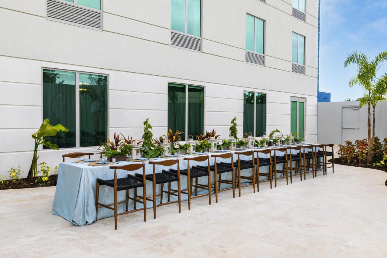 Fairfield By Marriott Luquillo Beach Bagian luar foto