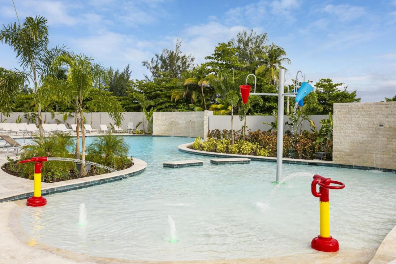 Fairfield By Marriott Luquillo Beach Bagian luar foto